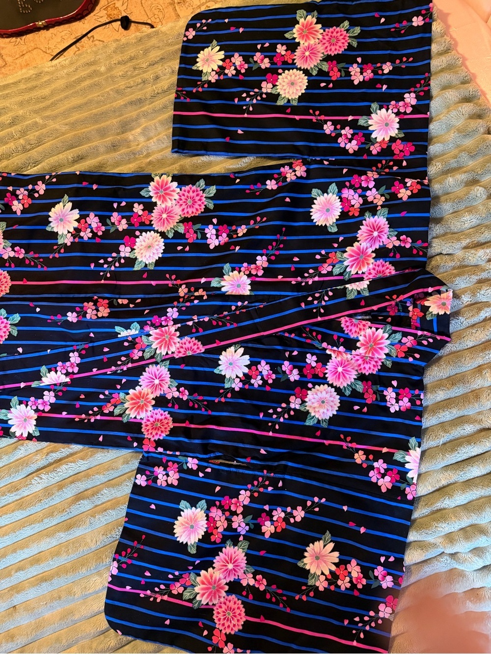 4 Kimonos 1 youth 3 Adult ONLY SERIOUS INQUIRIES PLEASE - Picture 9 of 16